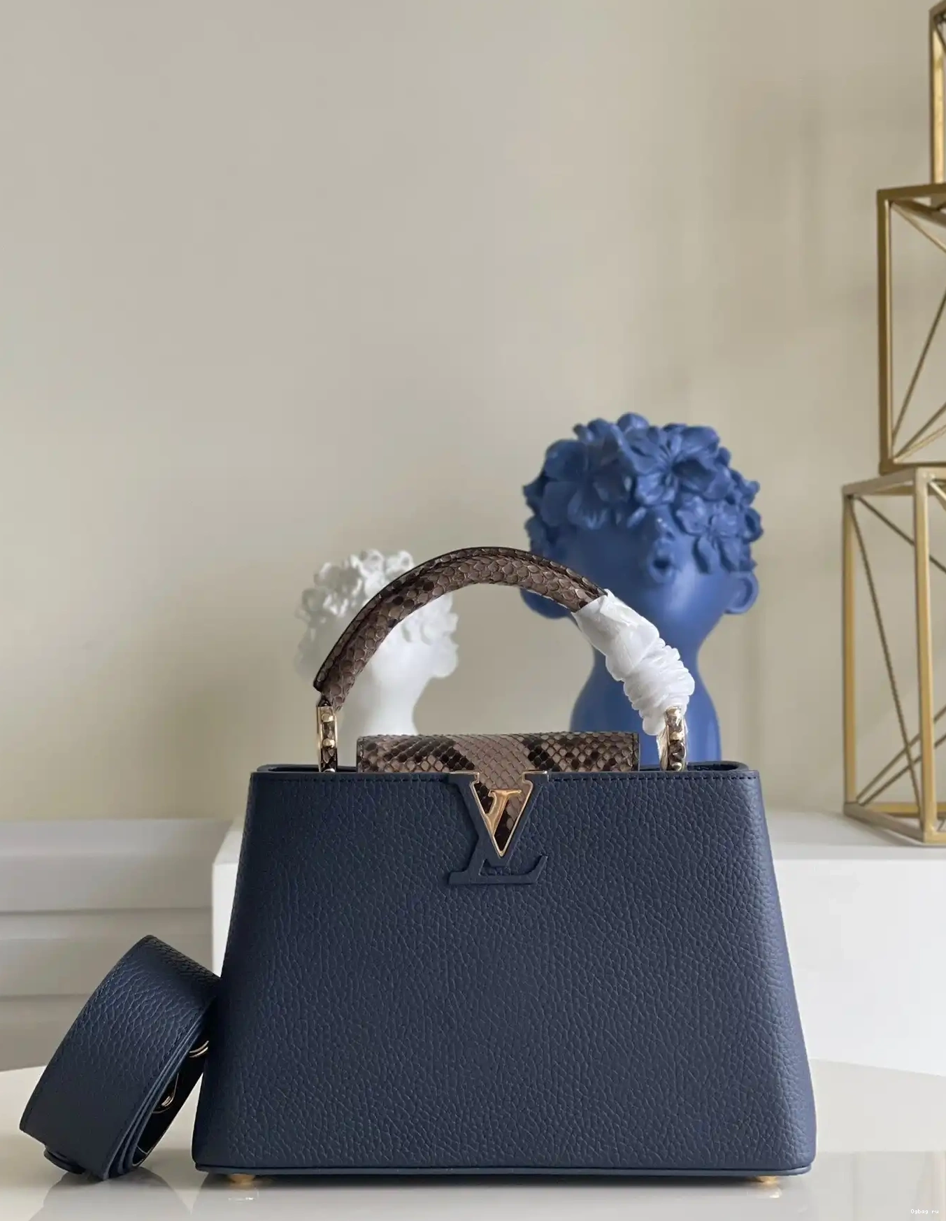 VUITTON CAPUCINES BB LOUIS 0605
